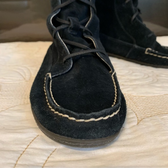 Sperry suede and Sherpa 8 hole moccasin boots - Picture 10 of 13
